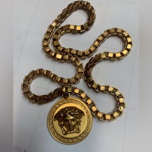 Versace chain